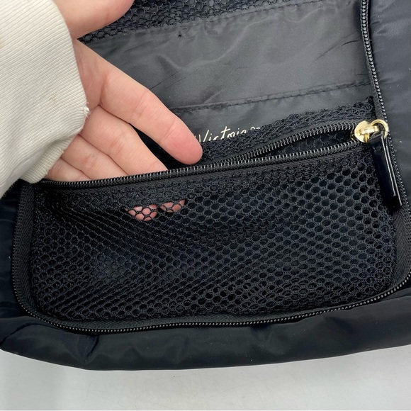 Victoria’s Secret travel bag - Picture 4 of 5